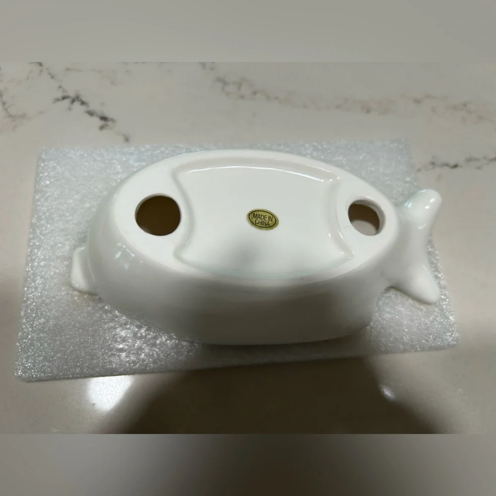 NEW Fish-Shaped Soap Dish Ceramic Waterfall  Bar Soap Holder Self Draining Soap